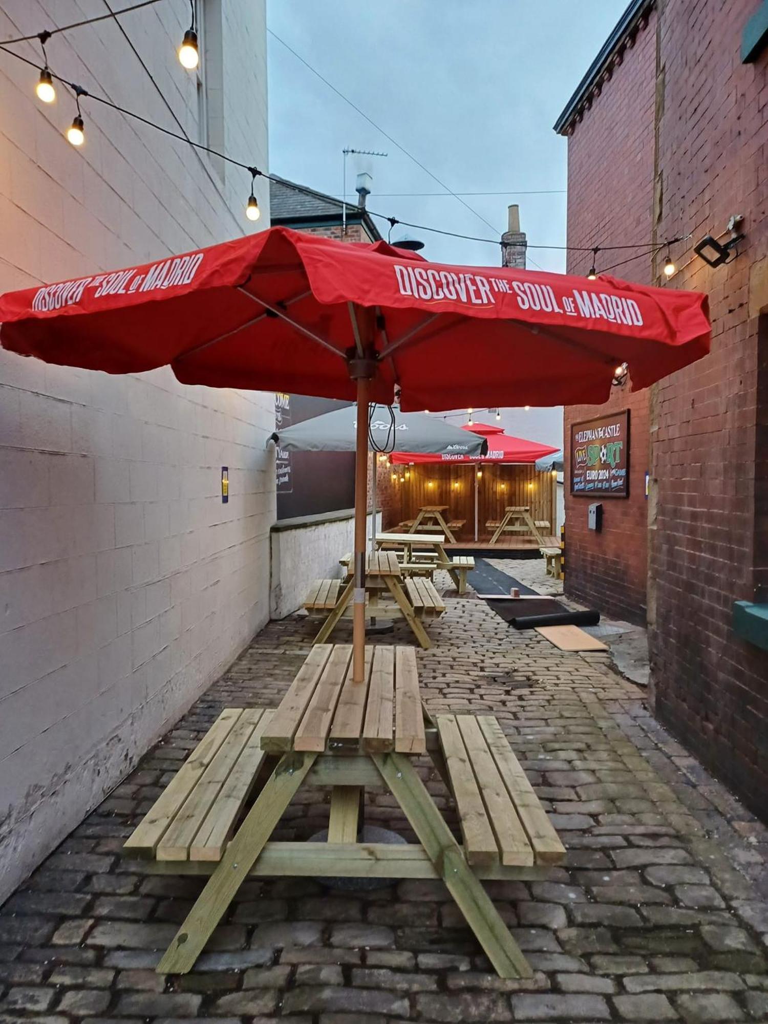 Elephant And Castle Wakefield Exterior photo